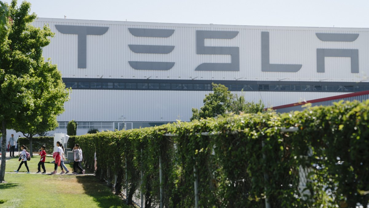 Tesla assure que malgré les tweets menaçants de Musk, l’entreprise n’est pas opposée aux syndicats.