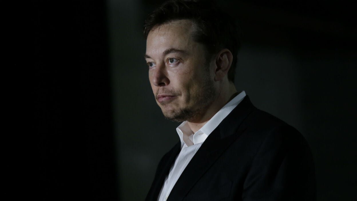 Elon Musk finally apologizes for his 